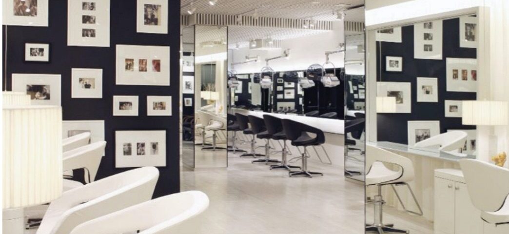 Embrace your natural gray hair with Warren Tricomi.